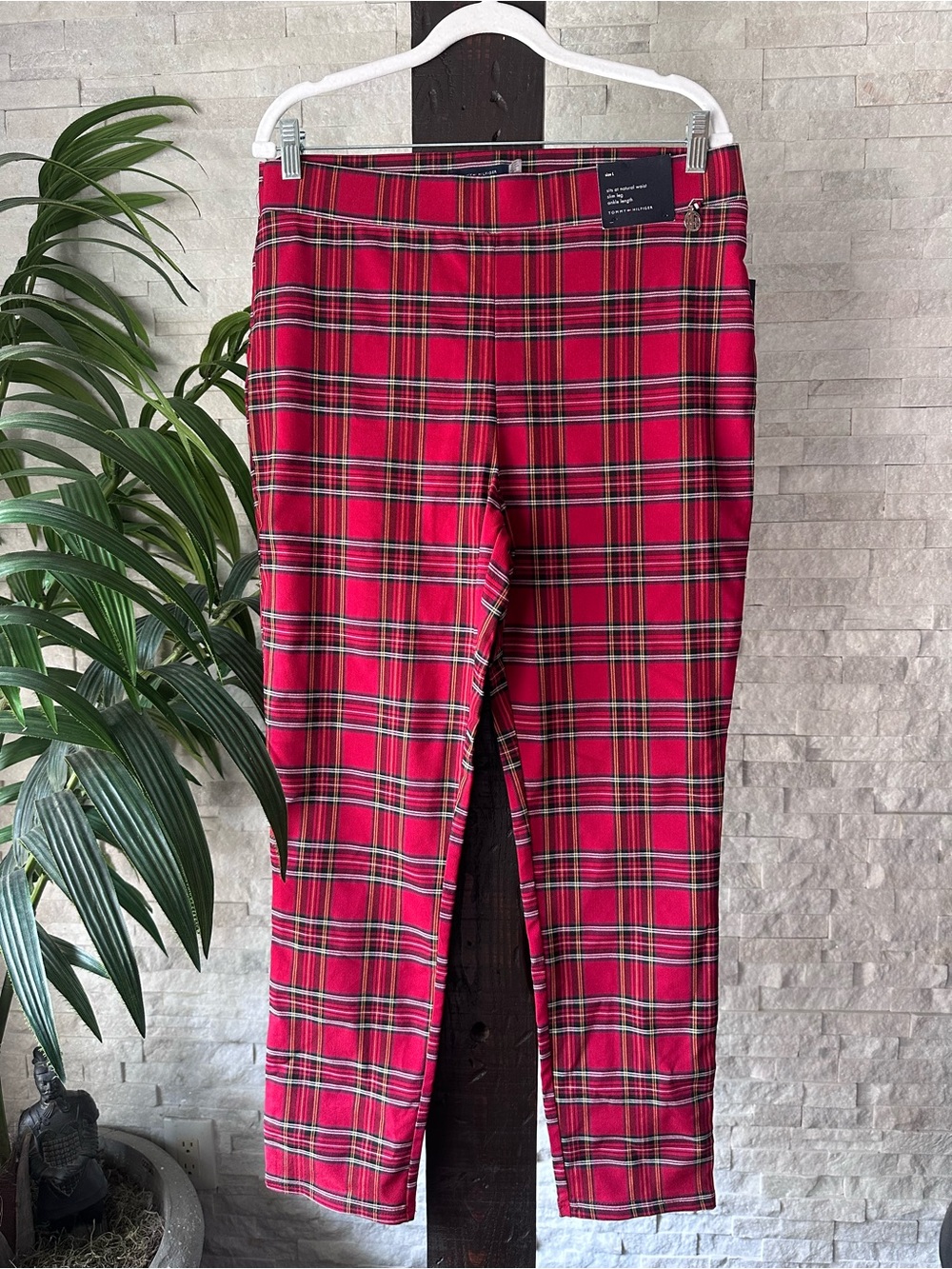 Tommy Hilfiger Red Holiday Plaid Stretch Pull On Ankle Pants Size L New Tags
